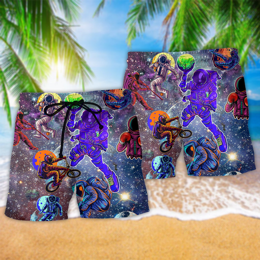 Astronaut Galaxy Discovery Art – Beach Short