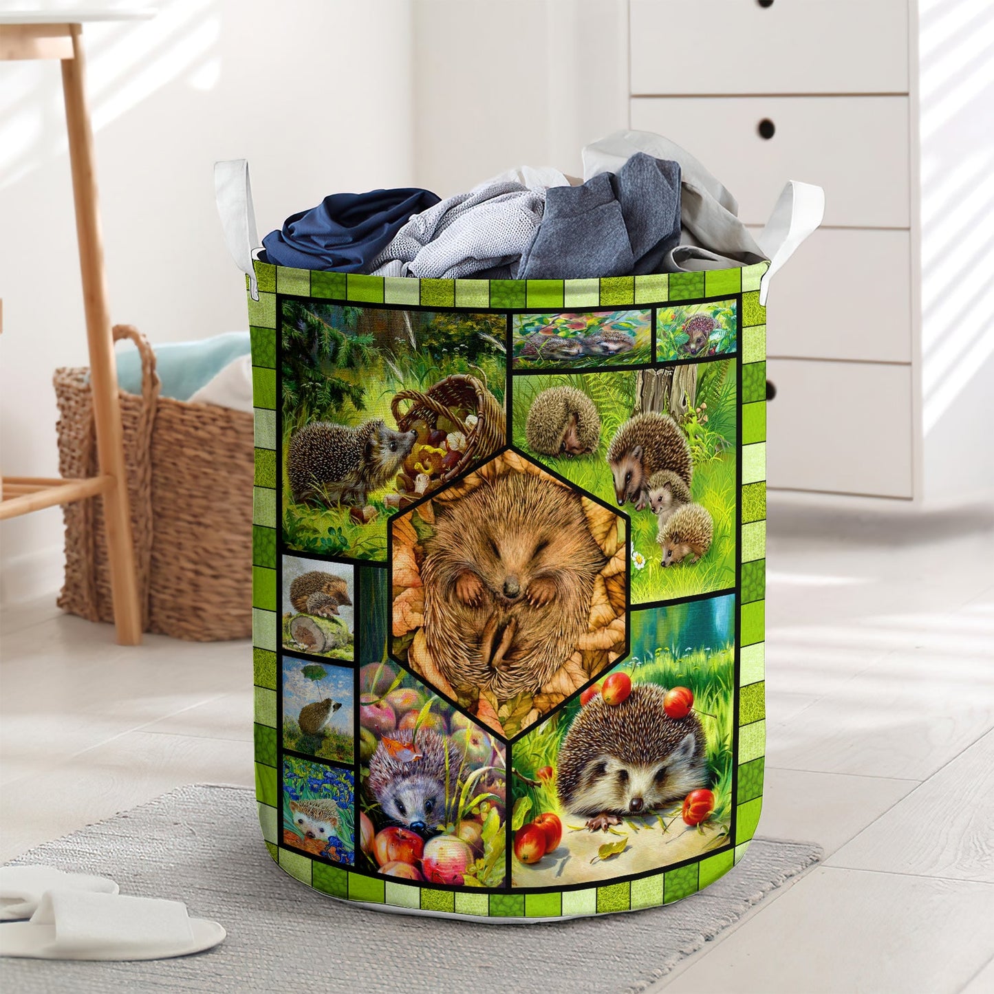 Beautiful hedgehog in the grass - Laundry basket - LAUB08LIN280222-Owls Matrix