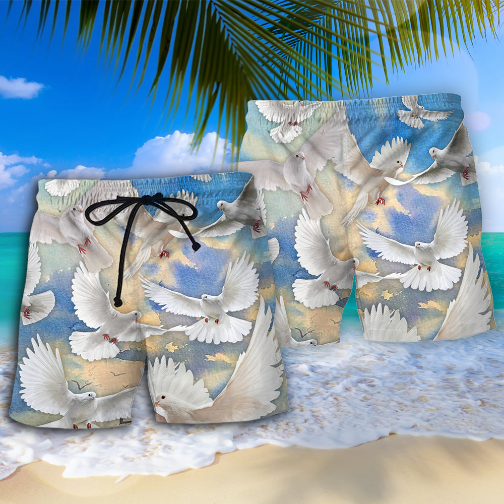 Pigeon Blue Sky Peaceful Art – Beach Short