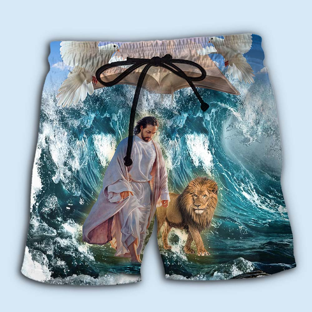Lion Peace And Faith Ocean Waves Art – Beach Short