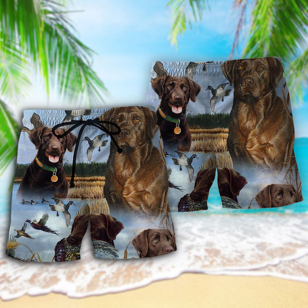 Hunting Chocolate Labrador Retriever Hunting Blue Sky - Beach Short Reefox - Owls Matrix LTD