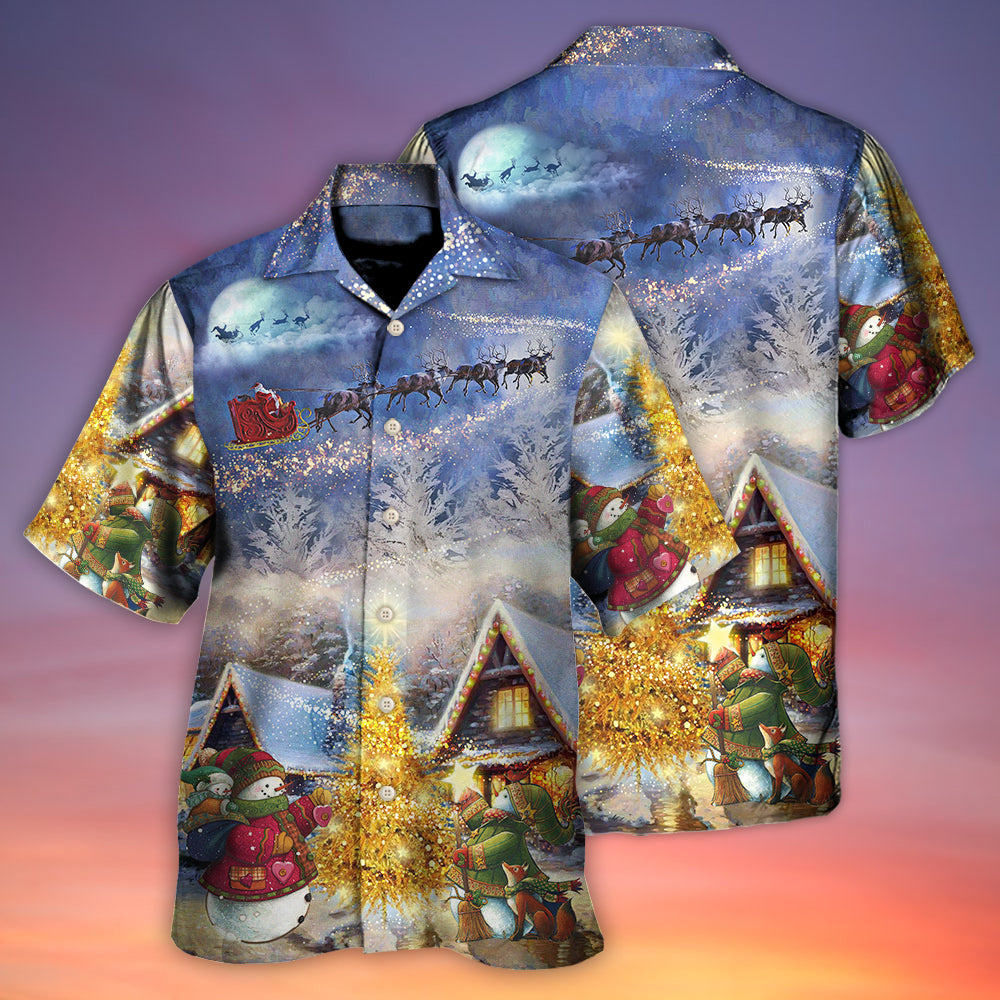 Christmas Santa Claus Reindeer Snowman Family In Love Gift Light Art Style - Hawaiian Shirt - Reefox