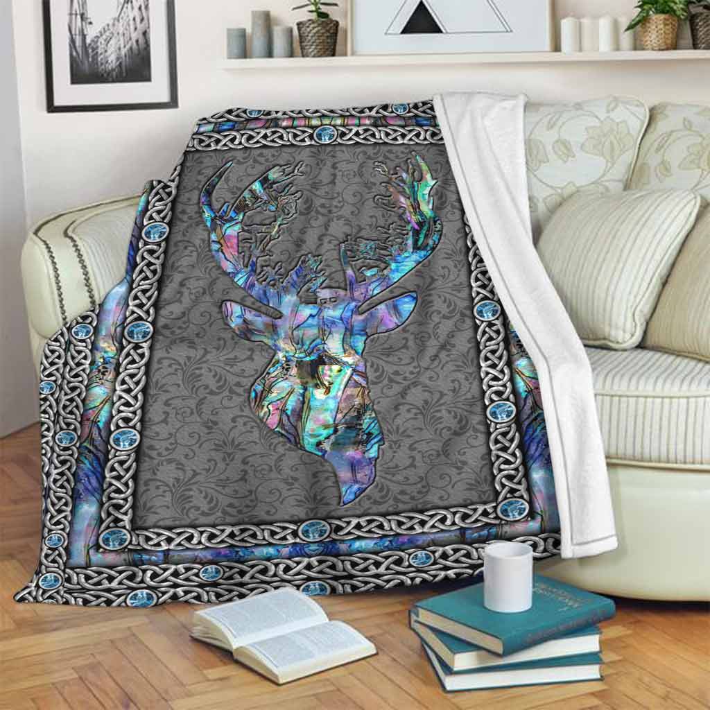 Hunting Deer Love Flannel Blanket For Relaxing At Home And Travel