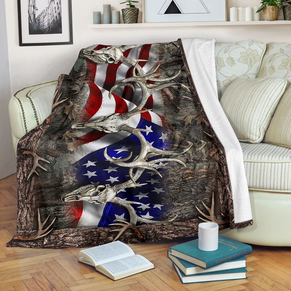 Hunting American Hunters Flannel Blanket For Warm Home Decor And Relaxation