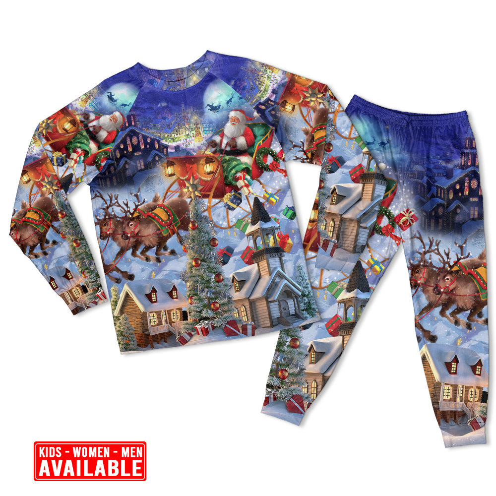 Women / S Christmas Rudolph Santa Claus Reindeer Gift Light Art Style - Pajamas Long Sleeve - Owls Matrix LTD