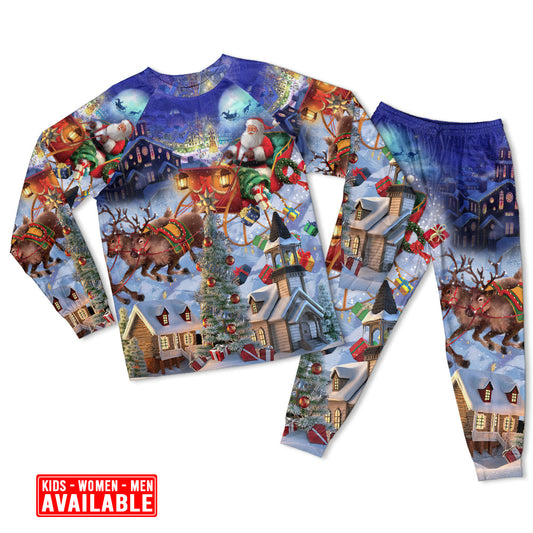 Women / S Christmas Rudolph Santa Claus Reindeer Gift Light Art Style - Pajamas Long Sleeve - Owls Matrix LTD