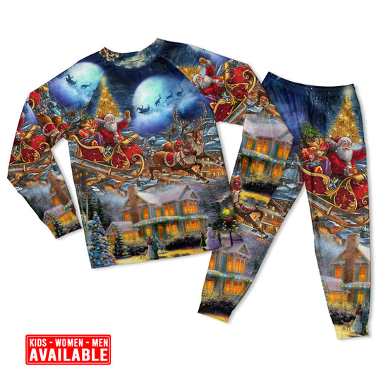 Women / S Christmas Santa Claus Snowman Family In Love Light Art Style - Pajamas Long Sleeve - Owls Matrix LTD