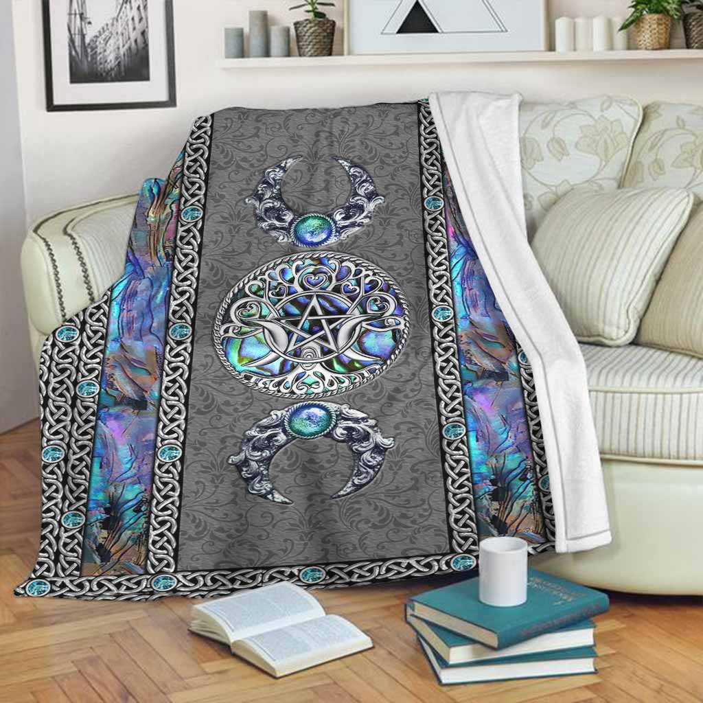 Mystery Spirit Triple Moon Witch Flannel Blanket For Soft Bed Couch And Home Comfort
