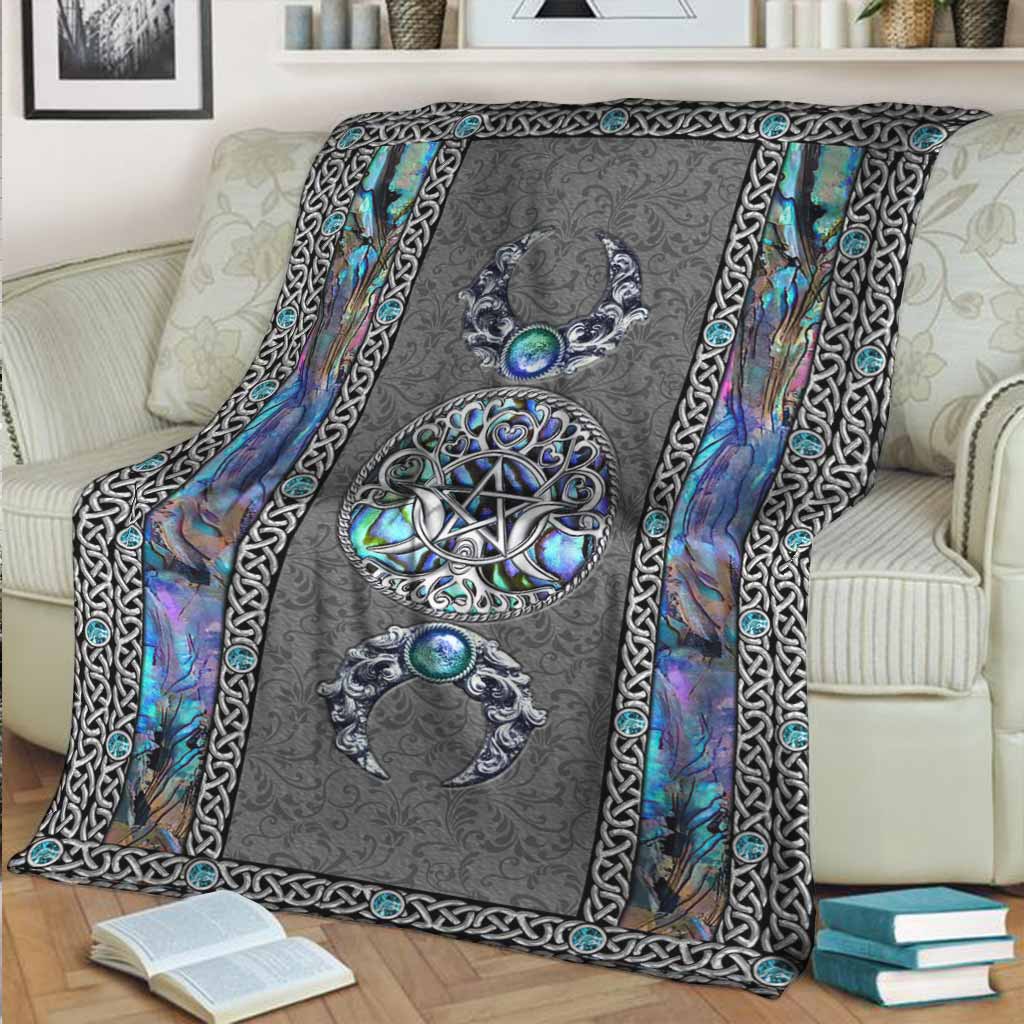Mystery Spirit Triple Moon Witch Flannel Blanket For Living Room And Bedroom Styling