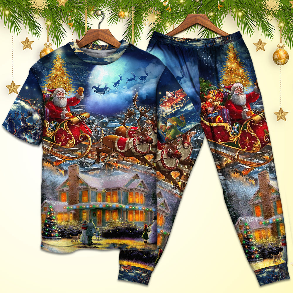 Christmas Santa Claus Snowman Family In Love Light Art Style - Pajamas Short Sleeve - Owls Matrix LTD