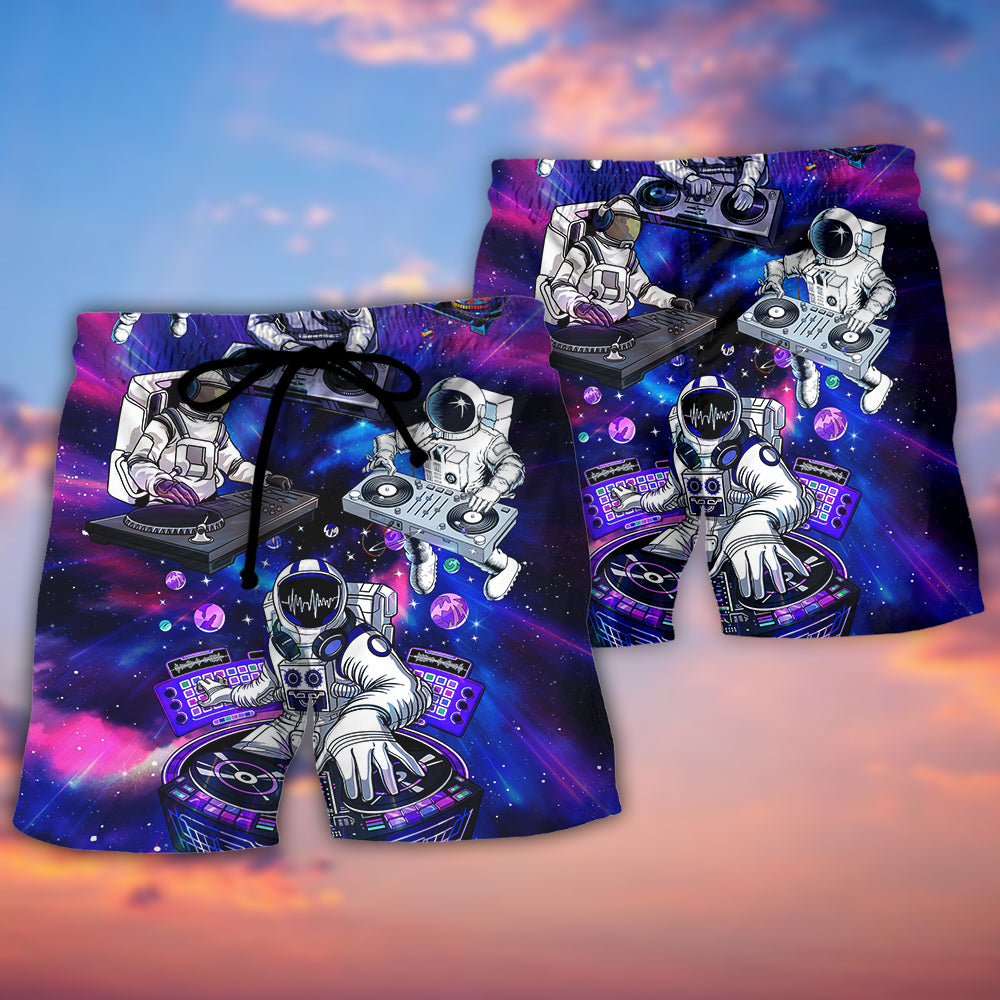 DJ Astronaut Galaxy Stage Art – Beach Short