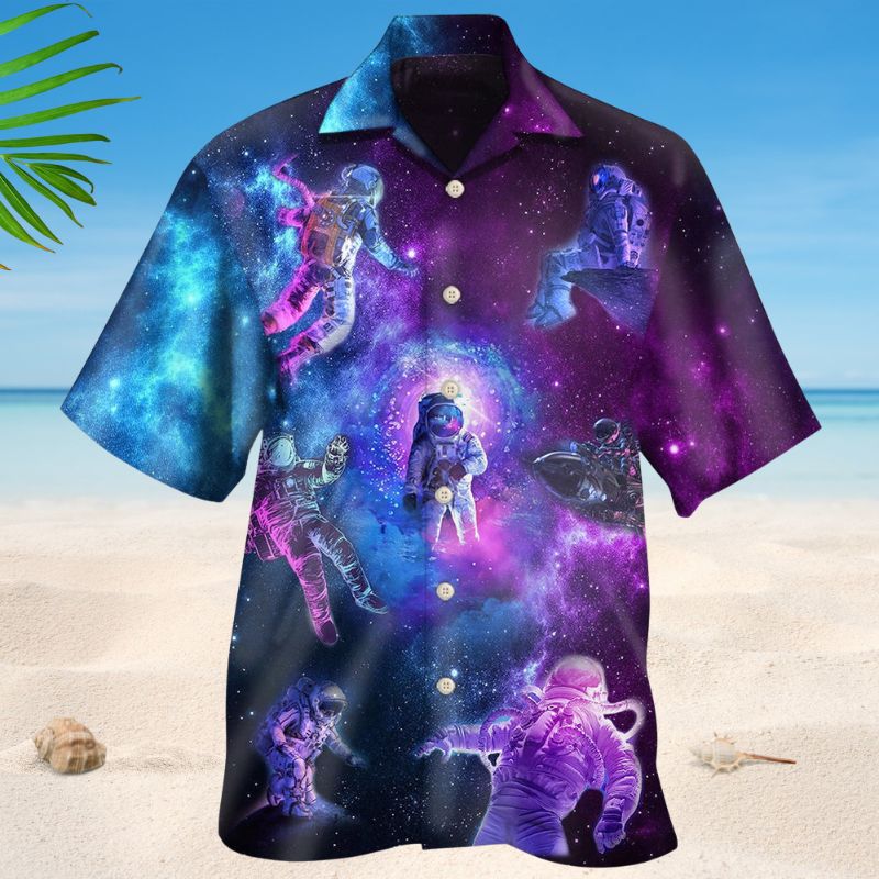 Mysterious Galaxy Astronaut Style – Hawaiian Shirt