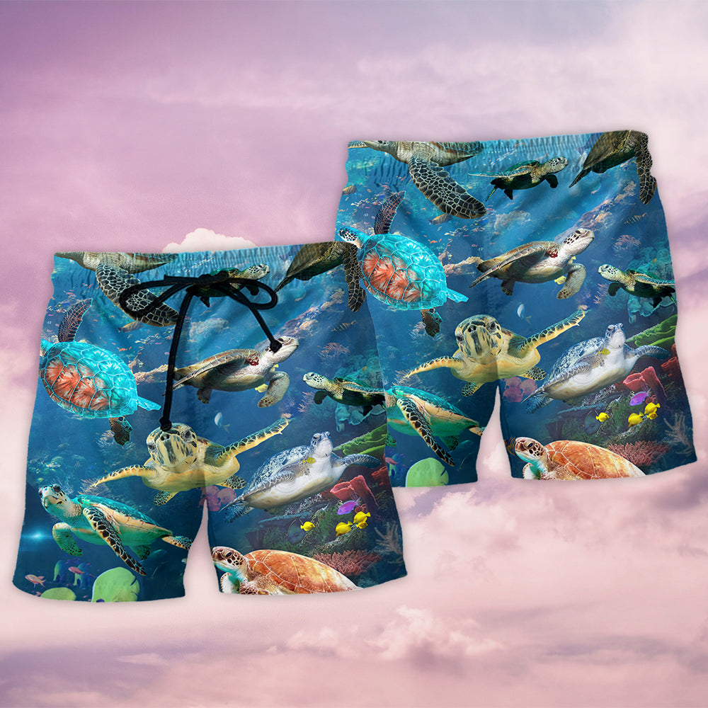 Deep Sea Turtle Ocean Life Art – Beach Short