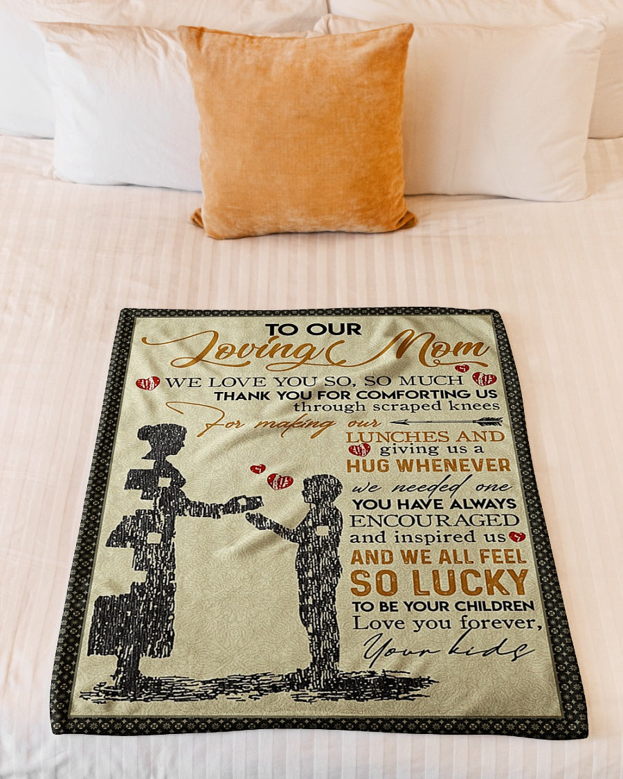 Family Love To Our Loving Mom Flannel Blanket For Relaxing At Home And Travel