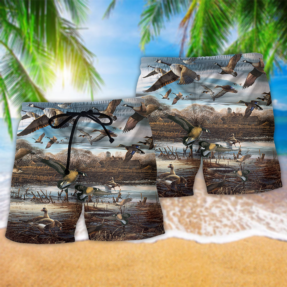 Animals Love Canada Geese - Beach Short Reefox - Owls Matrix LTD