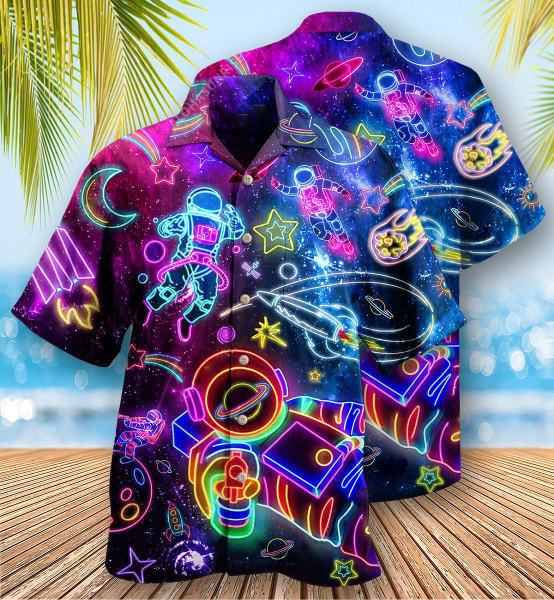 Astronaut Galaxy Escape To The Stars - Hawaiian Shirt - Reefox